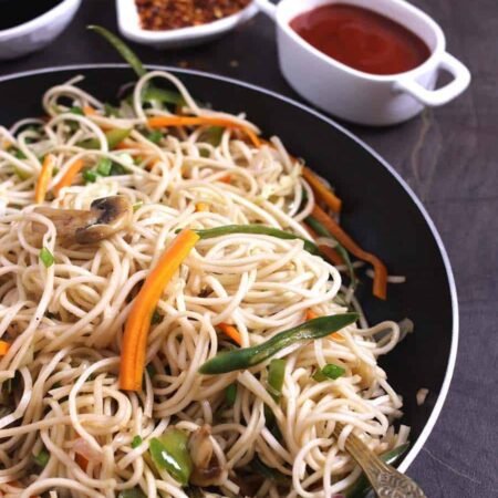 Veg Hakka Noodles